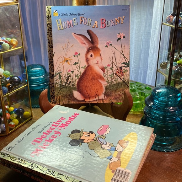 5 kids books Walt Disney’s Detective Mickey Mouse - Picture 1 of 12